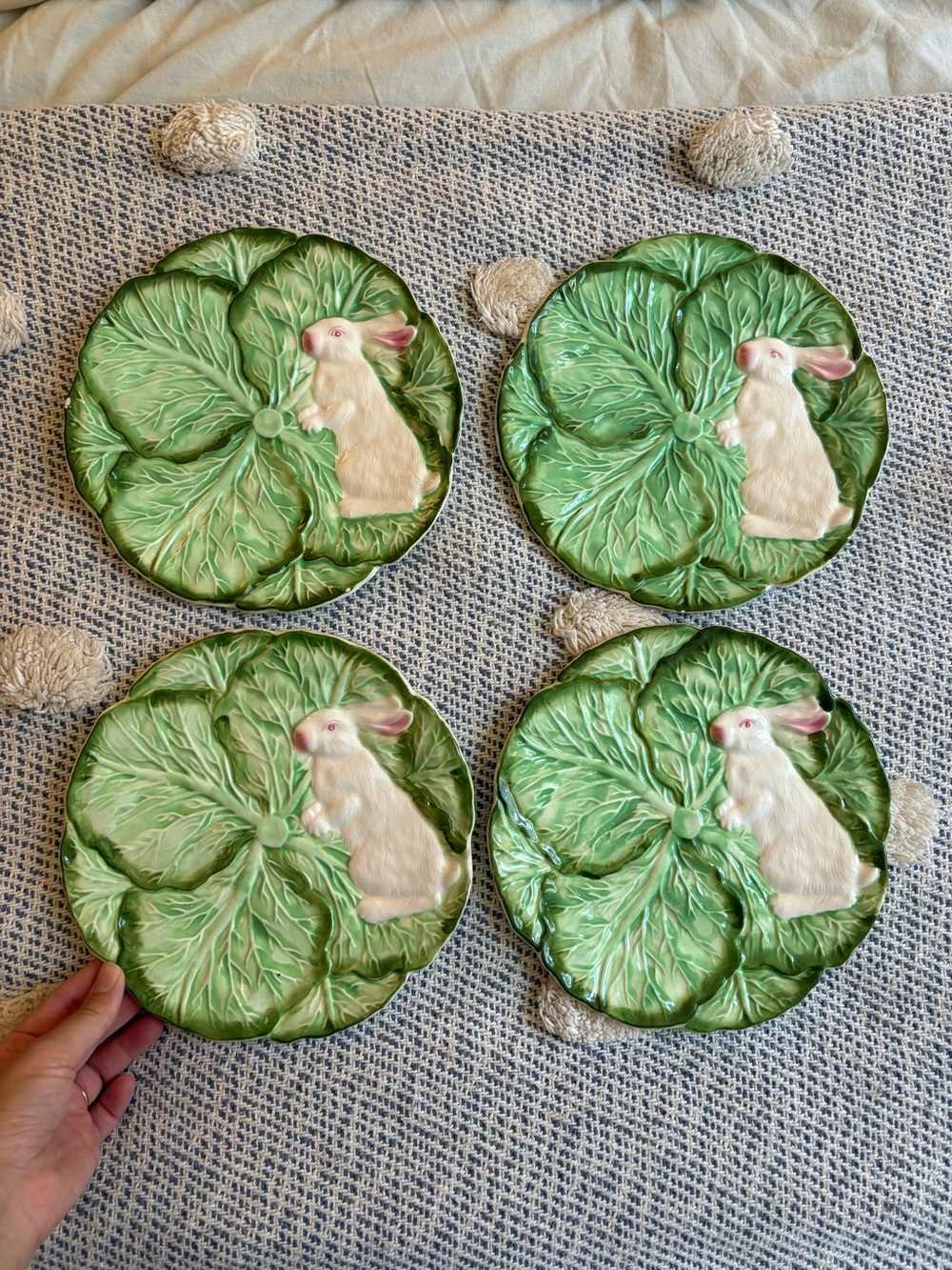 Set of 4 Zrike cabbage bunny plates